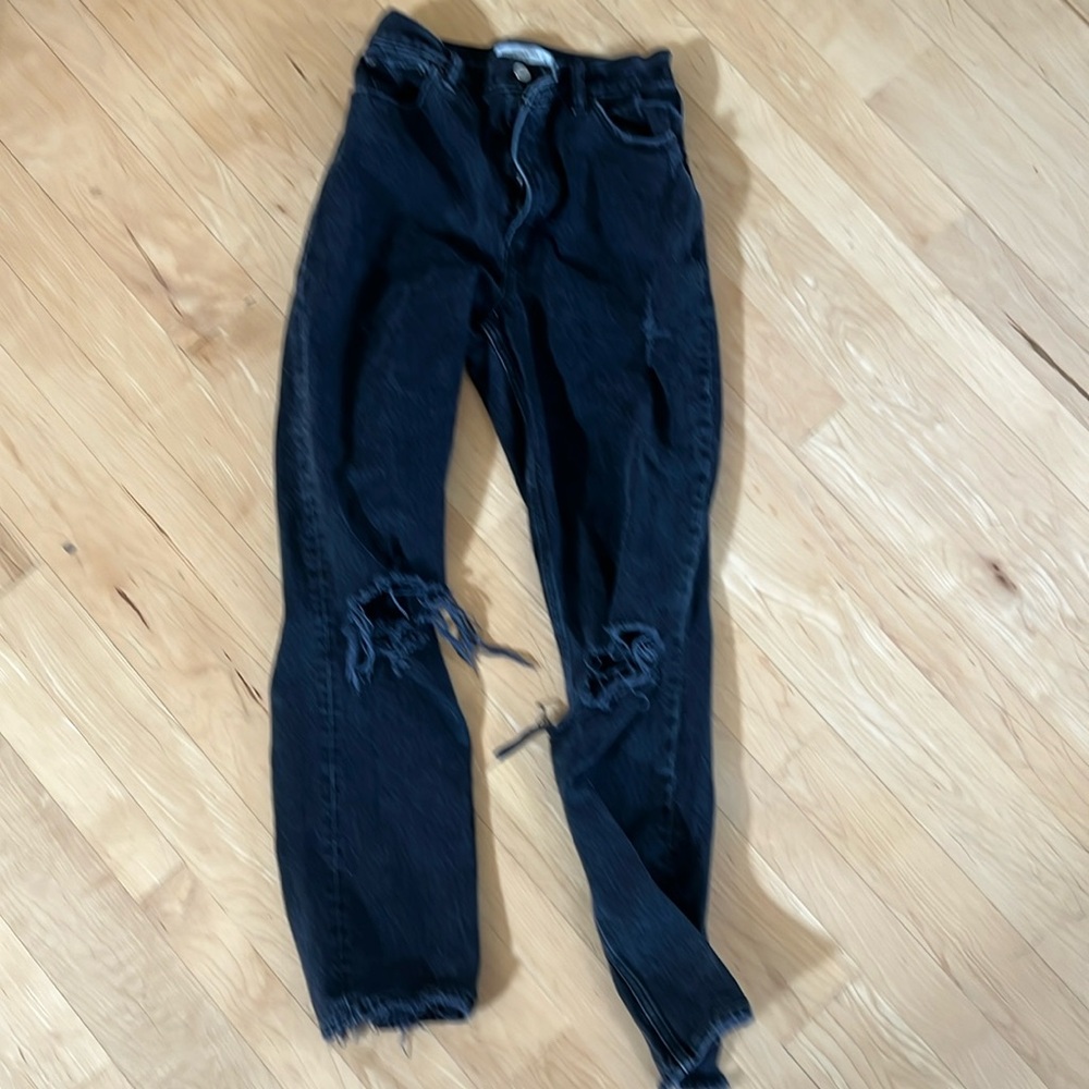 Cute ripped jeans!